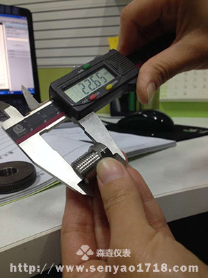 測量接頭總長01.jpg 測量接頭總長01.jpg