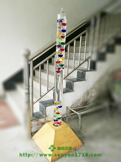 最大的伽利略溫度計(jì).jpg 最大的伽利略溫度計(jì).jpg