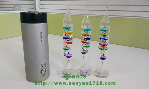 伽利略溫度計的工作原理是什么? 伽利略溫度計的工作原理是什么?