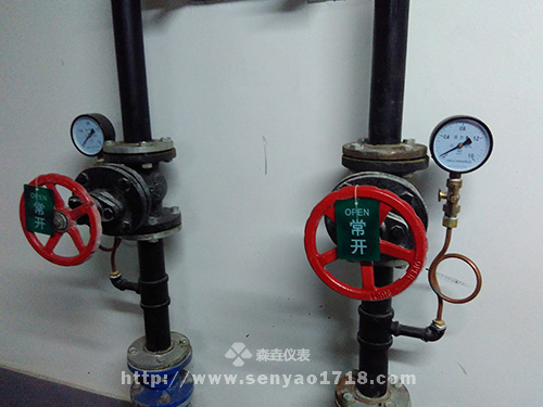 大型商場地下停車庫的普通壓力表.jpg 大型商場地下停車庫的普通壓力表.jpg